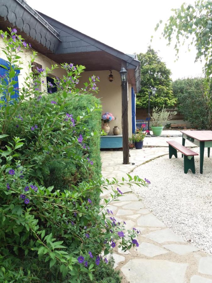 Les Mouettes 1 Gite Ou 4 Chambres D Hote, Jardin ,Bords De Loire La Bohalle Exterior photo